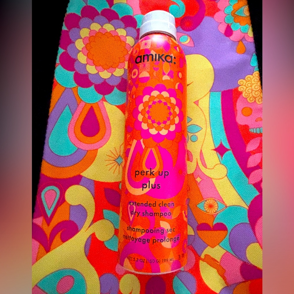 Amika perk up plus dry shampoo